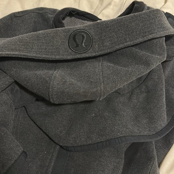 Lululemon scuba hoodie removable hood 6 - Picture 6 of 10